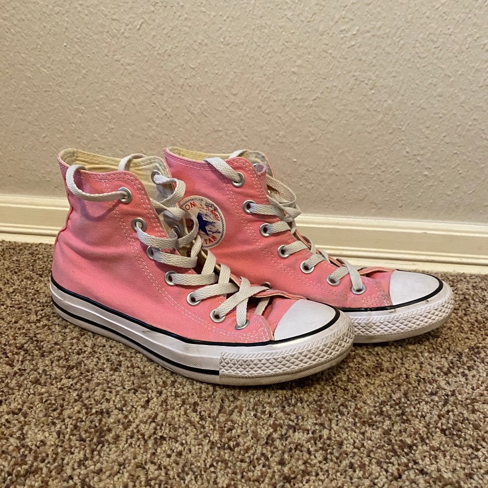 Pink Converse Men’s 5/Women's 7